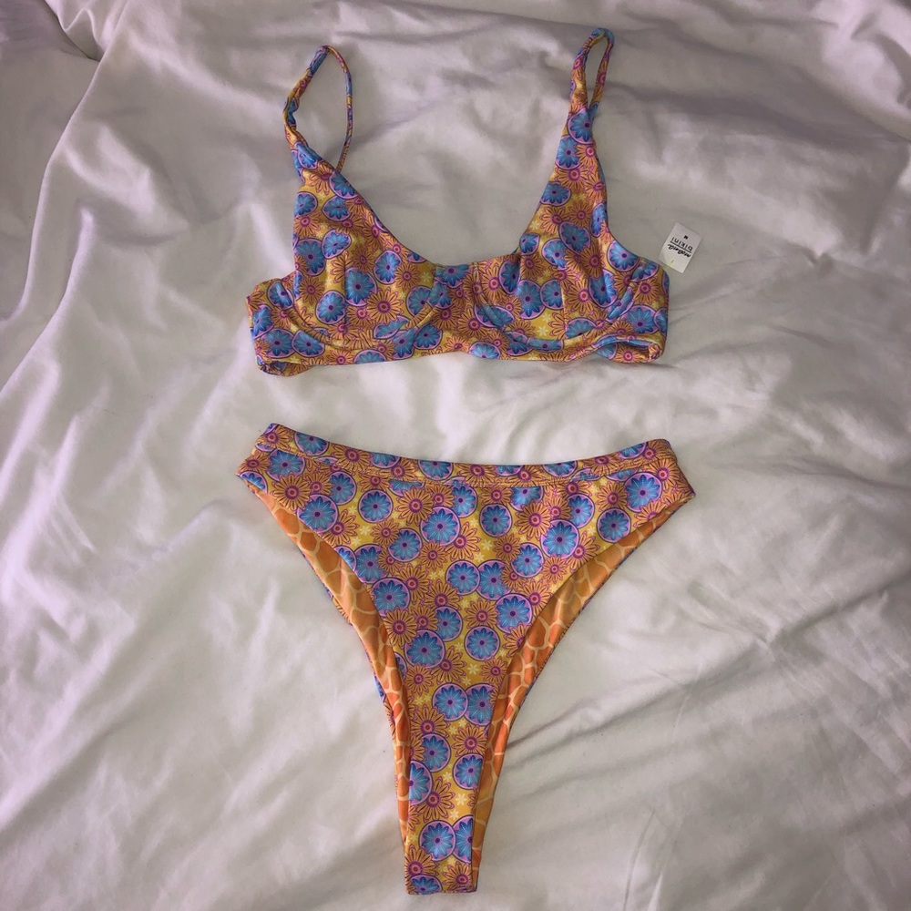 NWT perky pelican set!